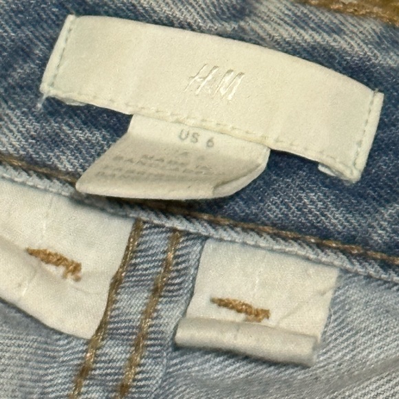 H&m mom jeans size 6 .. great condition - Picture 3 of 3